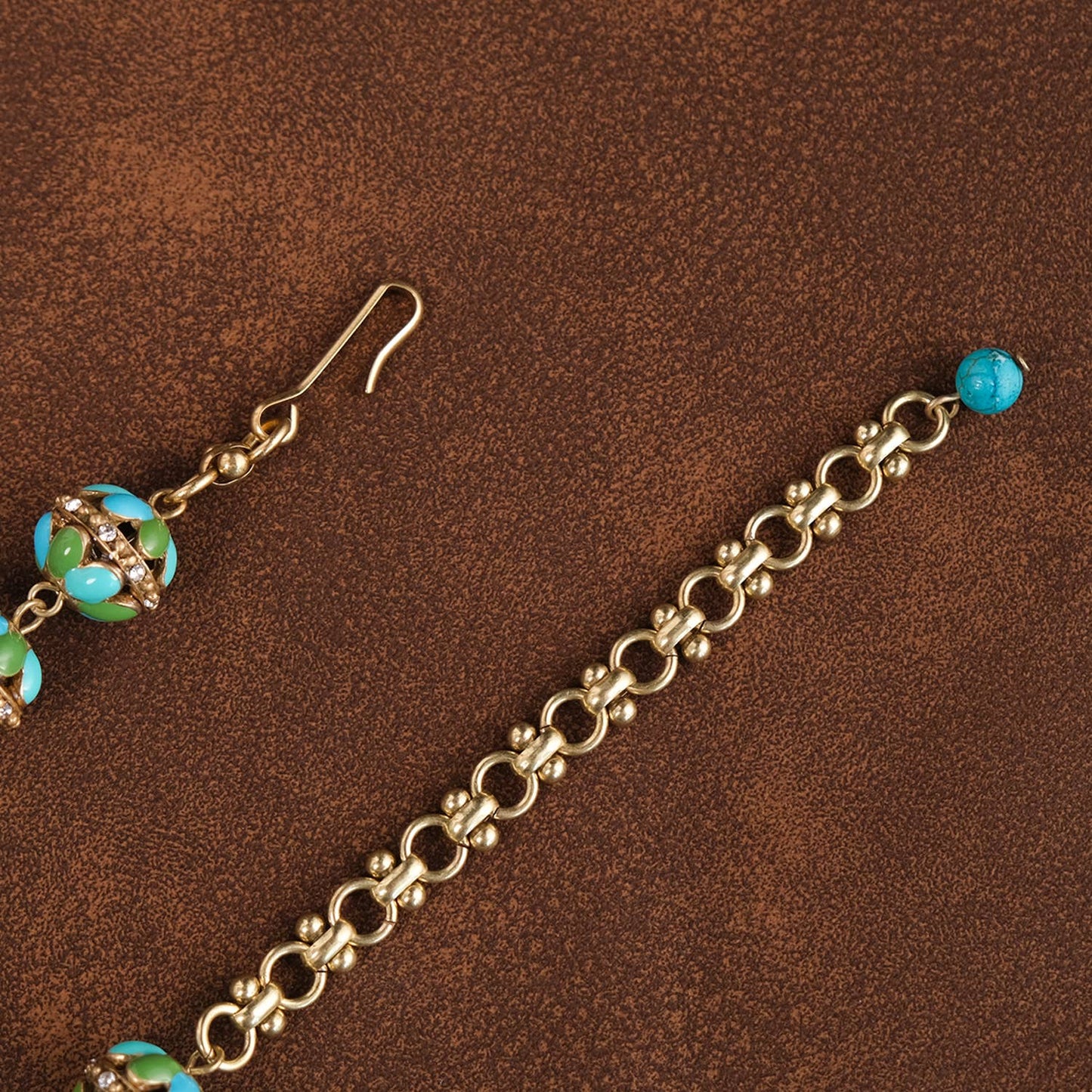 Vintage-Inspired Turquoise and Green Floral Bead Necklace