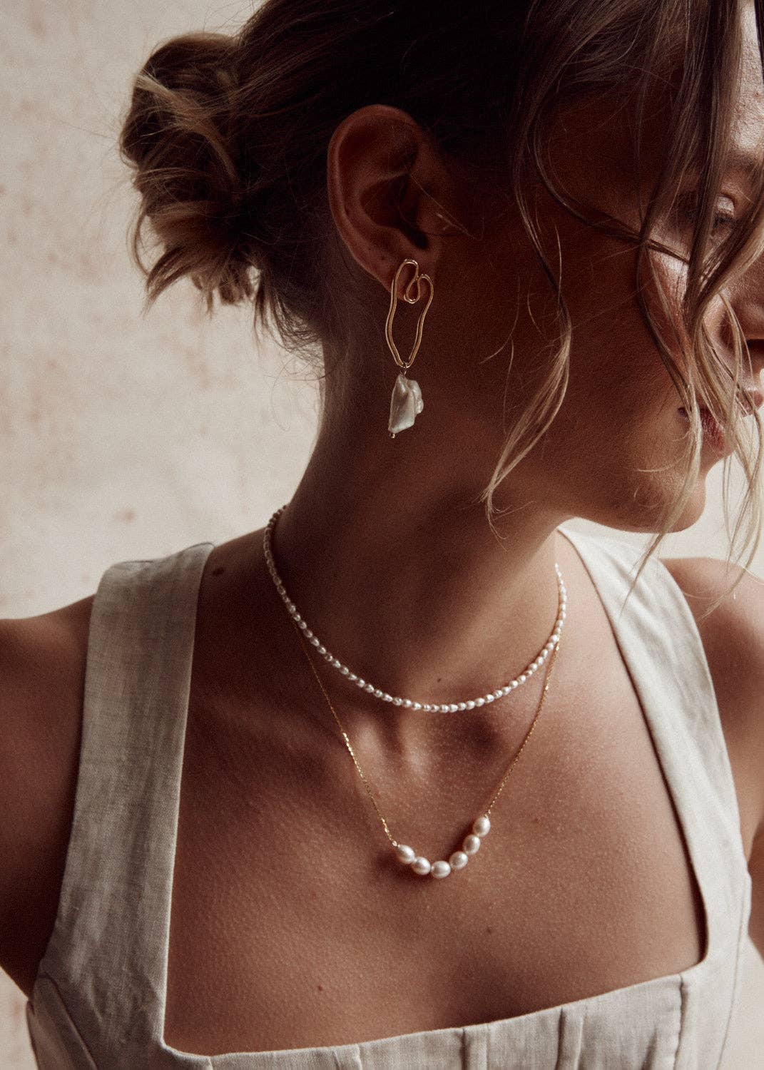 LILA PEARL NECKLACE: Gold
