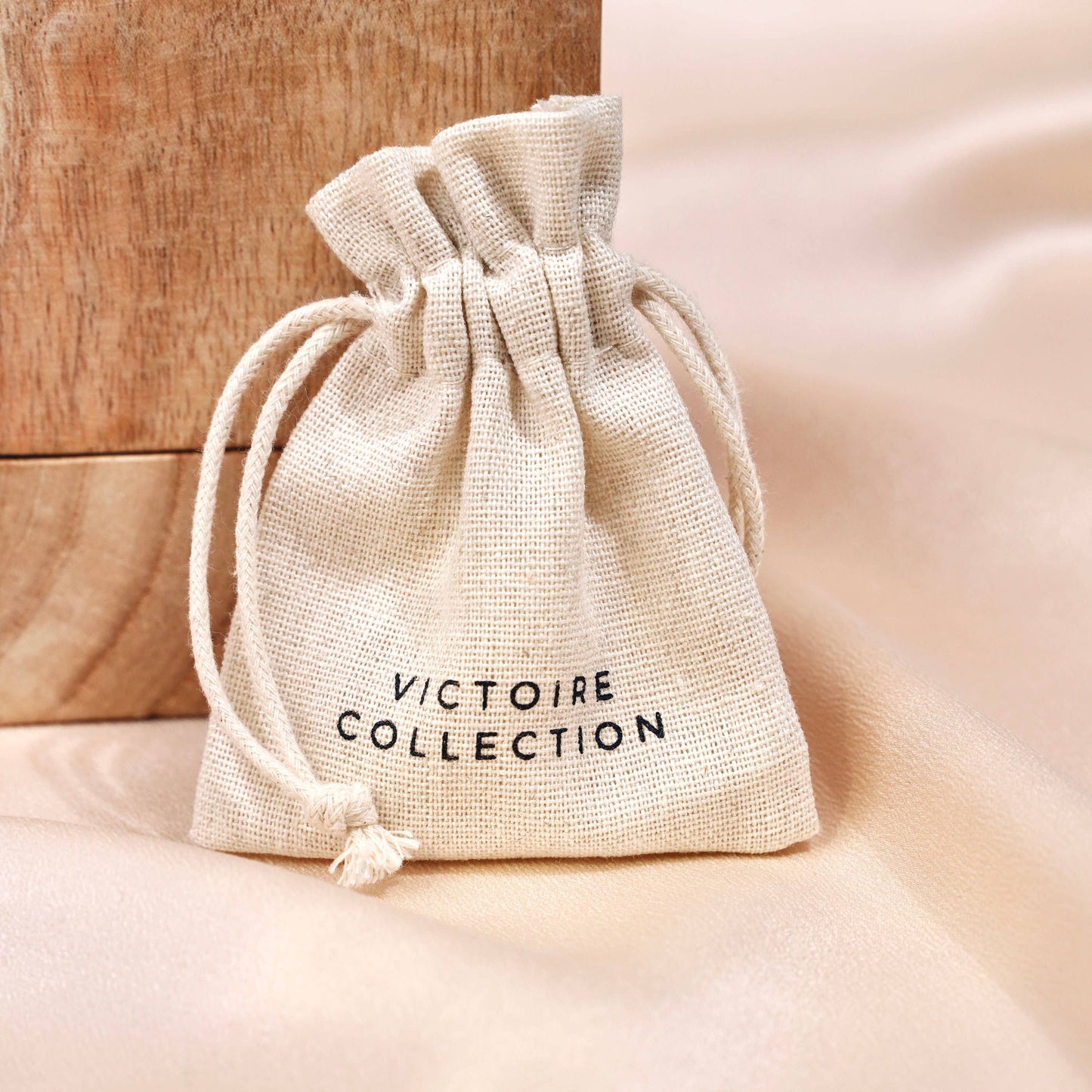 Double white pearl bracelet