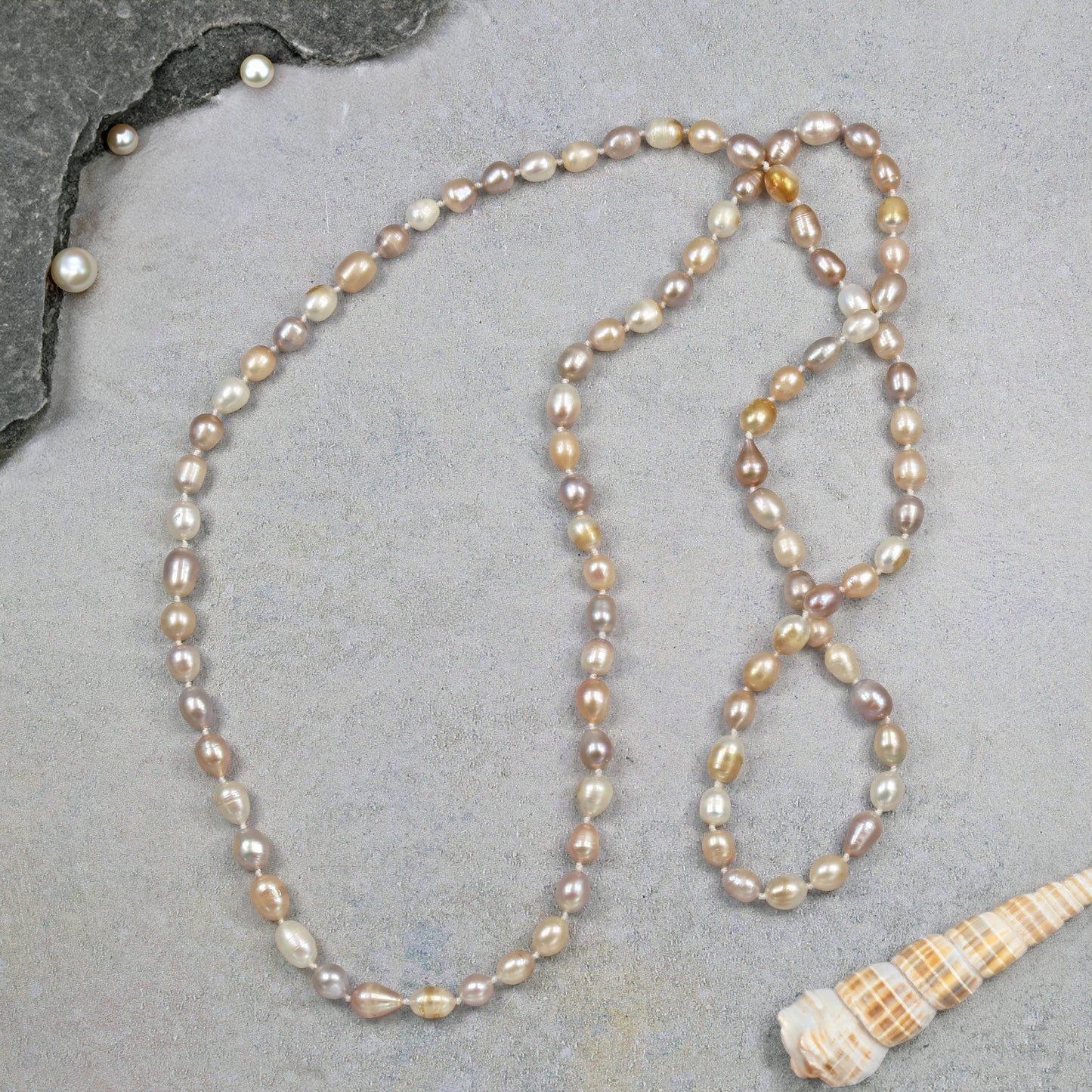 24F113-1 - Iridescent Multicolor Pearl Necklace