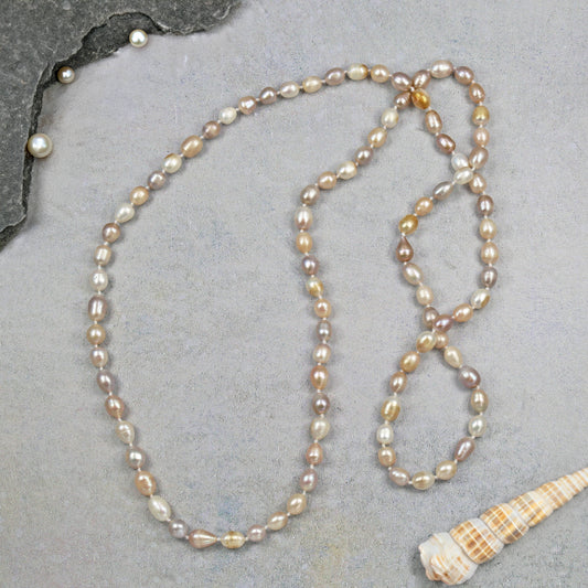 24F113-1 - Iridescent Multicolor Pearl Necklace