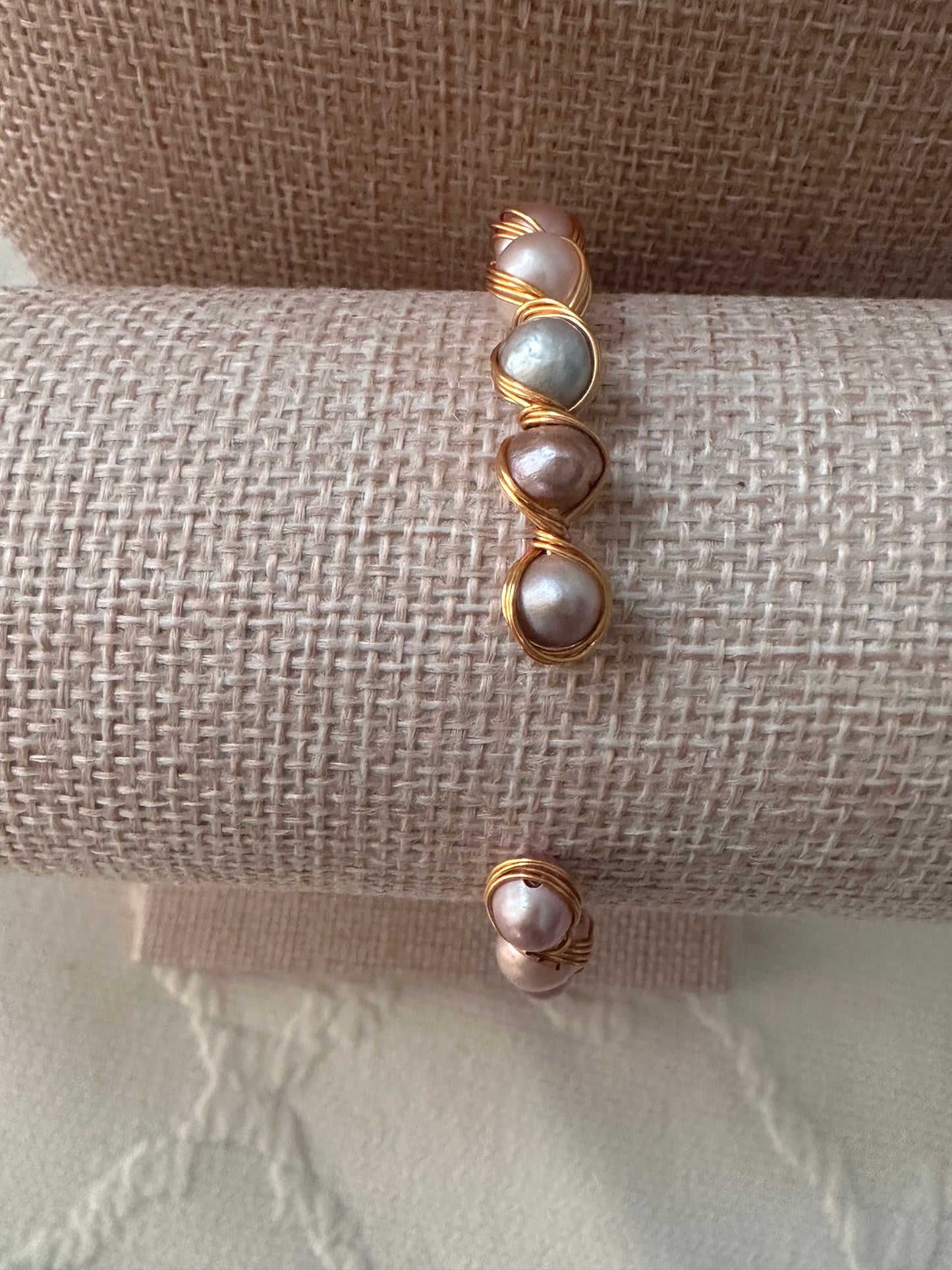 Freshwater Pearl Wire Bracelet – Multicolor (8–10 mm)