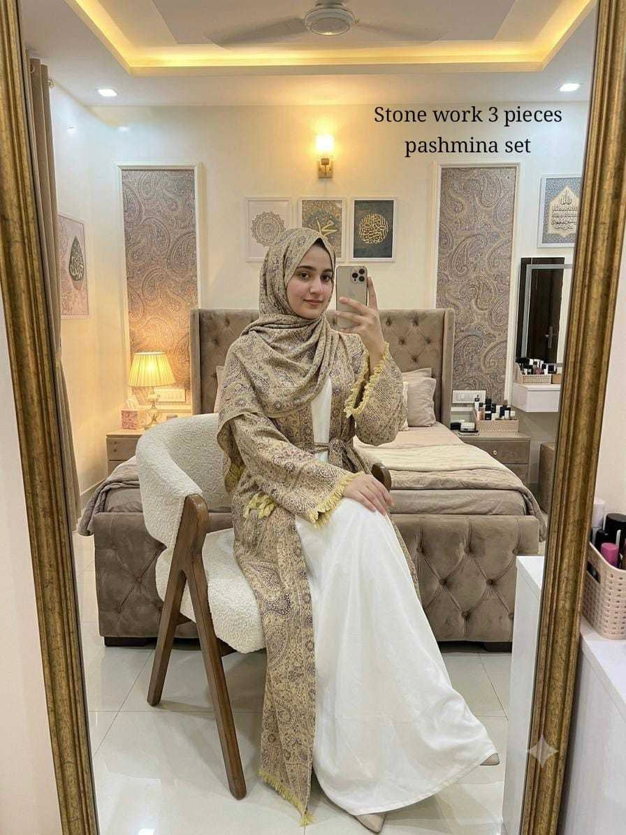 Pure
Pashmina Abaya