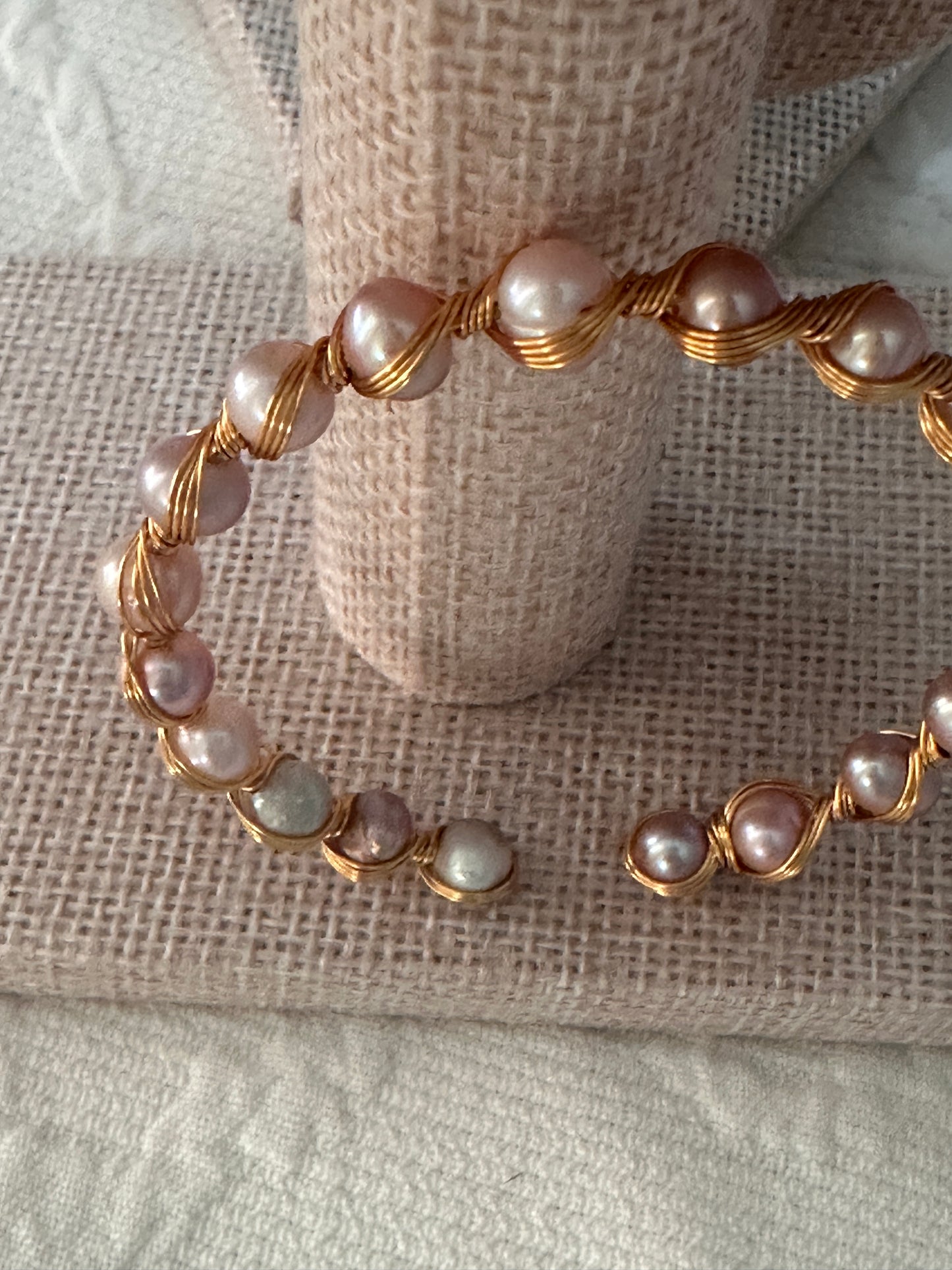 Freshwater Pearl Wire Bracelet – Multicolor (8–10 mm)