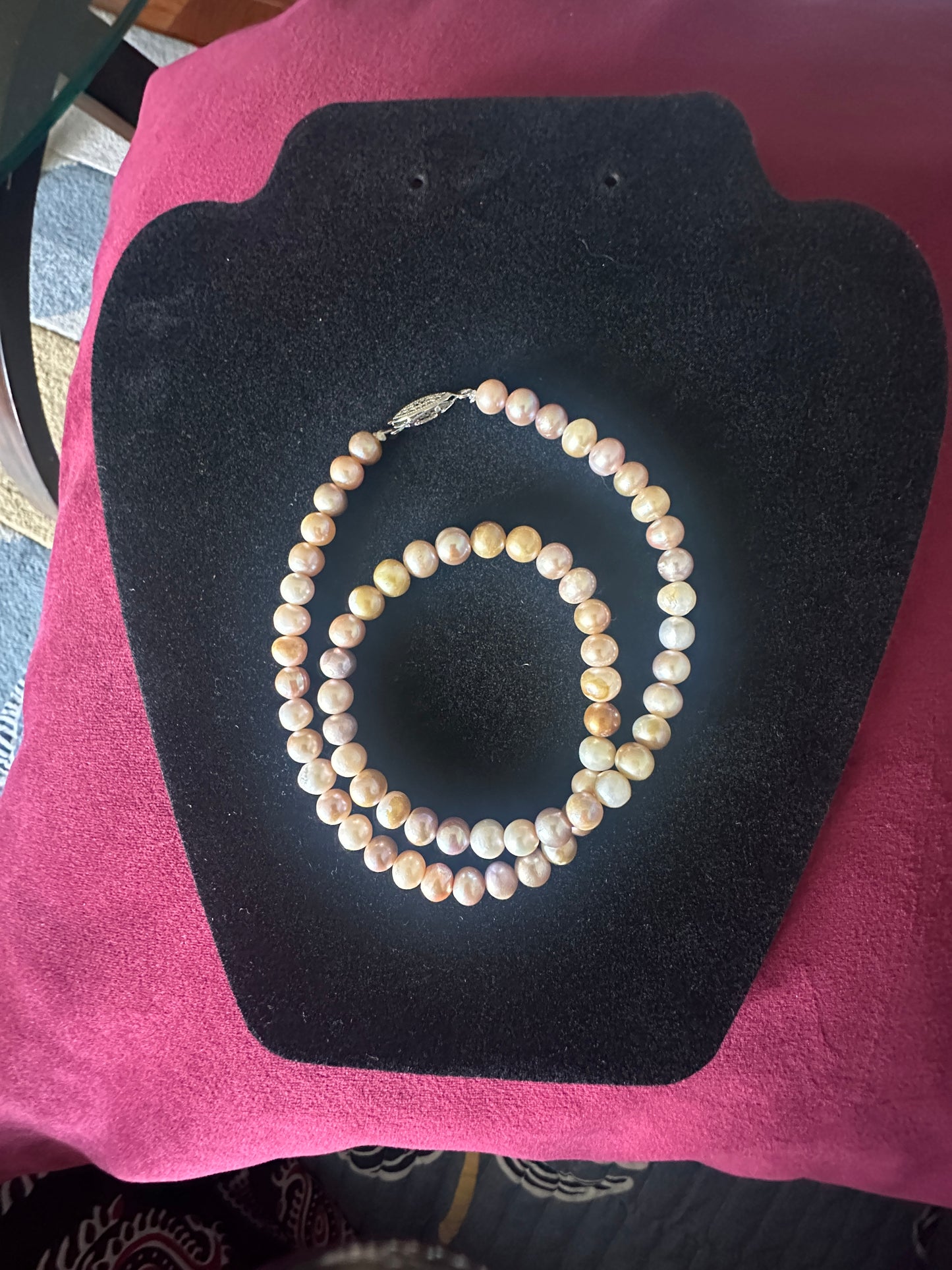 Multi color pearl necklace