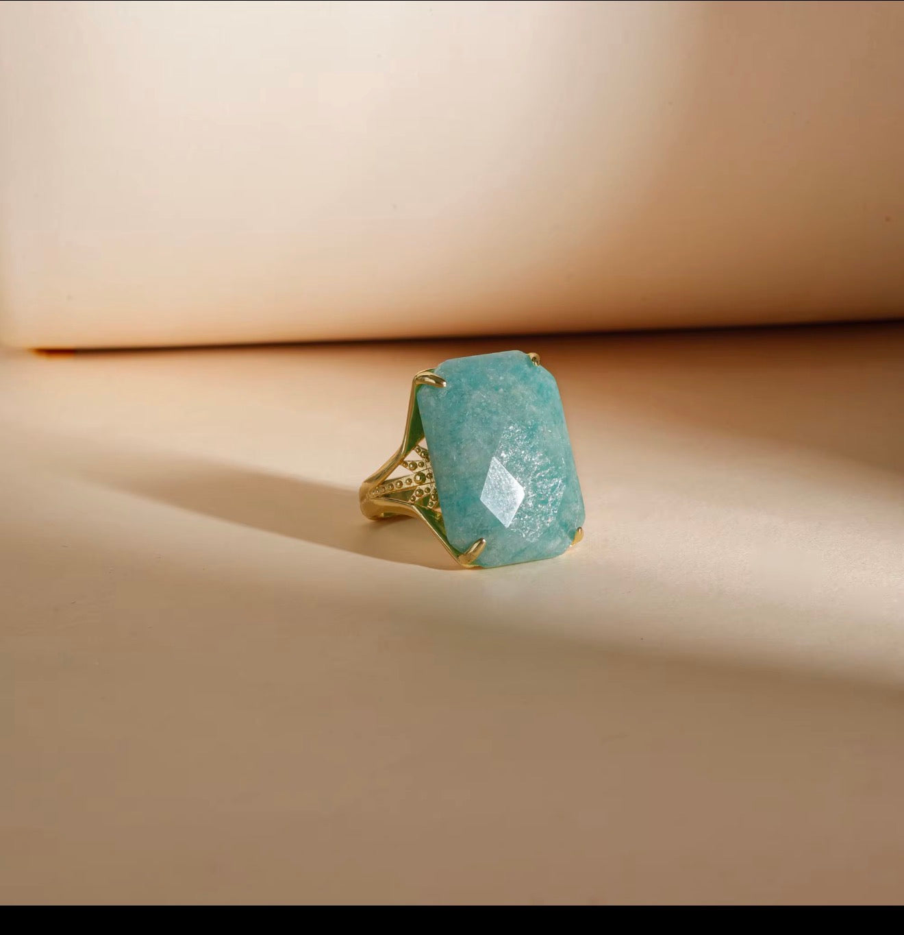 18K Gold Plated Rectangle Labradorite Ring High Quality Marquise Cut Gemstone Classic Bezel Setting